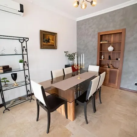 Villa Dolphin *